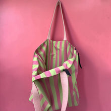Carica l'immagine nel visualizzatore di Gallery, Shopper da spiaggia Pistacchio Rosa