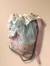Load image into Gallery viewer, Beauty Bag del Mondo delle Meraviglie