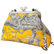 Carica l'immagine nel visualizzatore di Gallery, Isotta Mini Felina