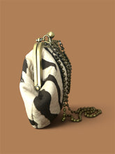 Load image into Gallery viewer, Amelí Mini Zebra Avorio