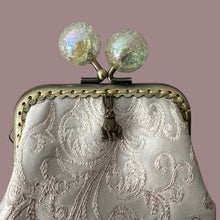 Load image into Gallery viewer, Il Mignon del BianconiglioI decori del Panciotto
