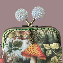 Carica l'immagine nel visualizzatore di Gallery, Il Mignon del Bianconiglio nel Bosco Fantastico
