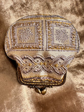 Carica l&#39;immagine nel visualizzatore di Gallery, Mignon portamonete Gold Versailles
