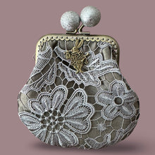 Load image into Gallery viewer, Il Mignon del Bianconiglio Pizzi di dolcezza
