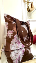 Carica l&#39;immagine nel visualizzatore di Gallery, Tote25 Fiori al cioccolato
