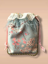 Load image into Gallery viewer, Beauty Bag del Mondo delle Meraviglie
