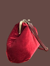 Carica l&#39;immagine nel visualizzatore di Gallery, Ofelia Bordeaux Velvet
